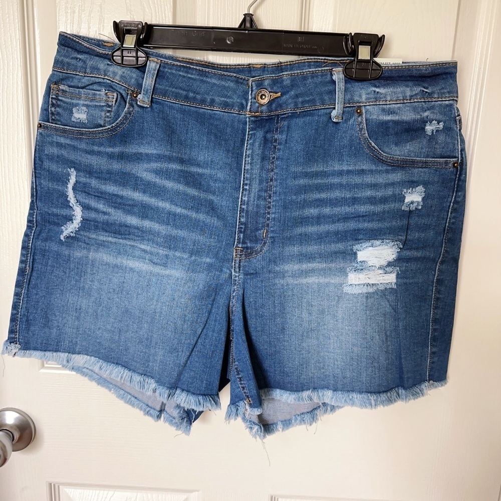 Denim Distressed Women Shorts 3XL - Picture 3 of 8